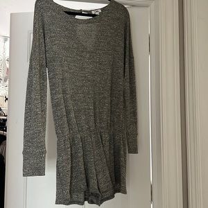 Black and white long sleeve short jumper.  Worn once. Excellent condition